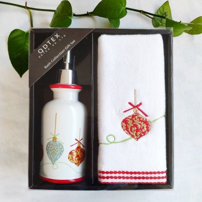 Hot sale  white Christmas bathroom ceramic  accessories sets with towel